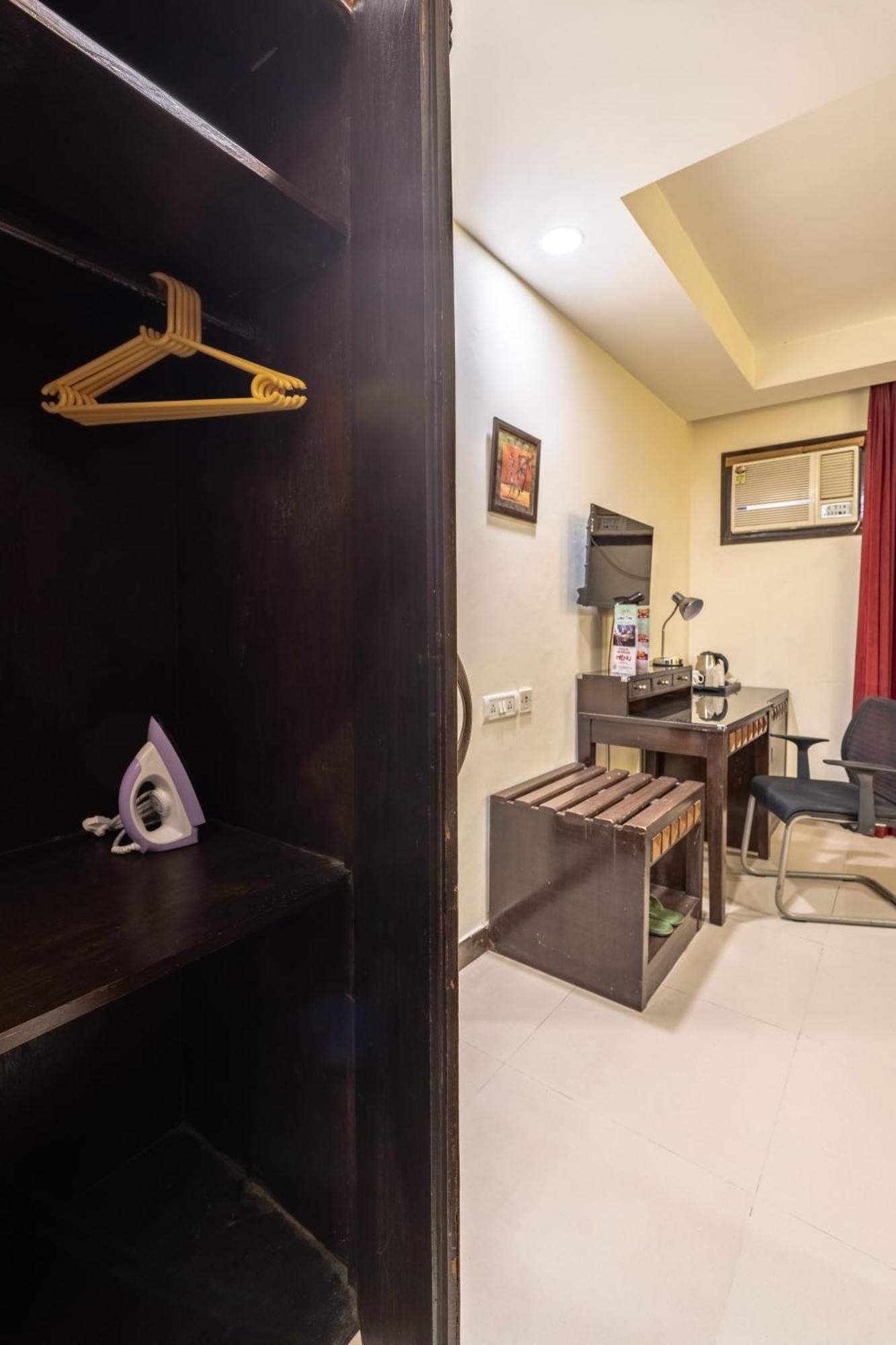 Lime Stays B&B Gk-2 At Greater Kailash Metro South Delhi Nearby Saket Select City New Delhi Exteriör bild
