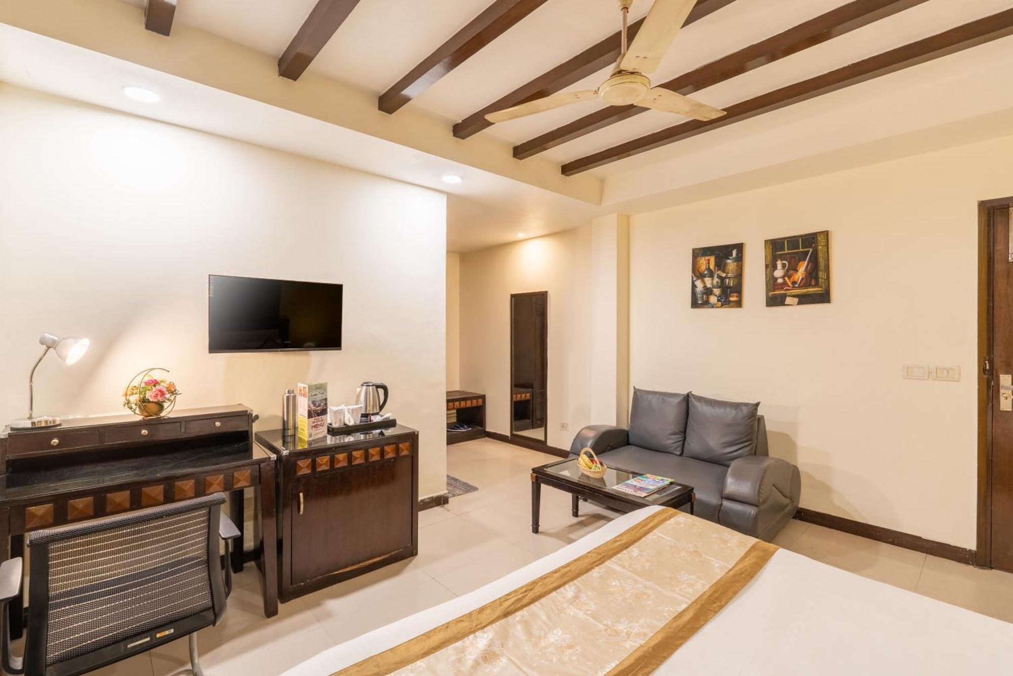 Lime Stays B&B Gk-2 At Greater Kailash Metro South Delhi Nearby Saket Select City New Delhi Exteriör bild